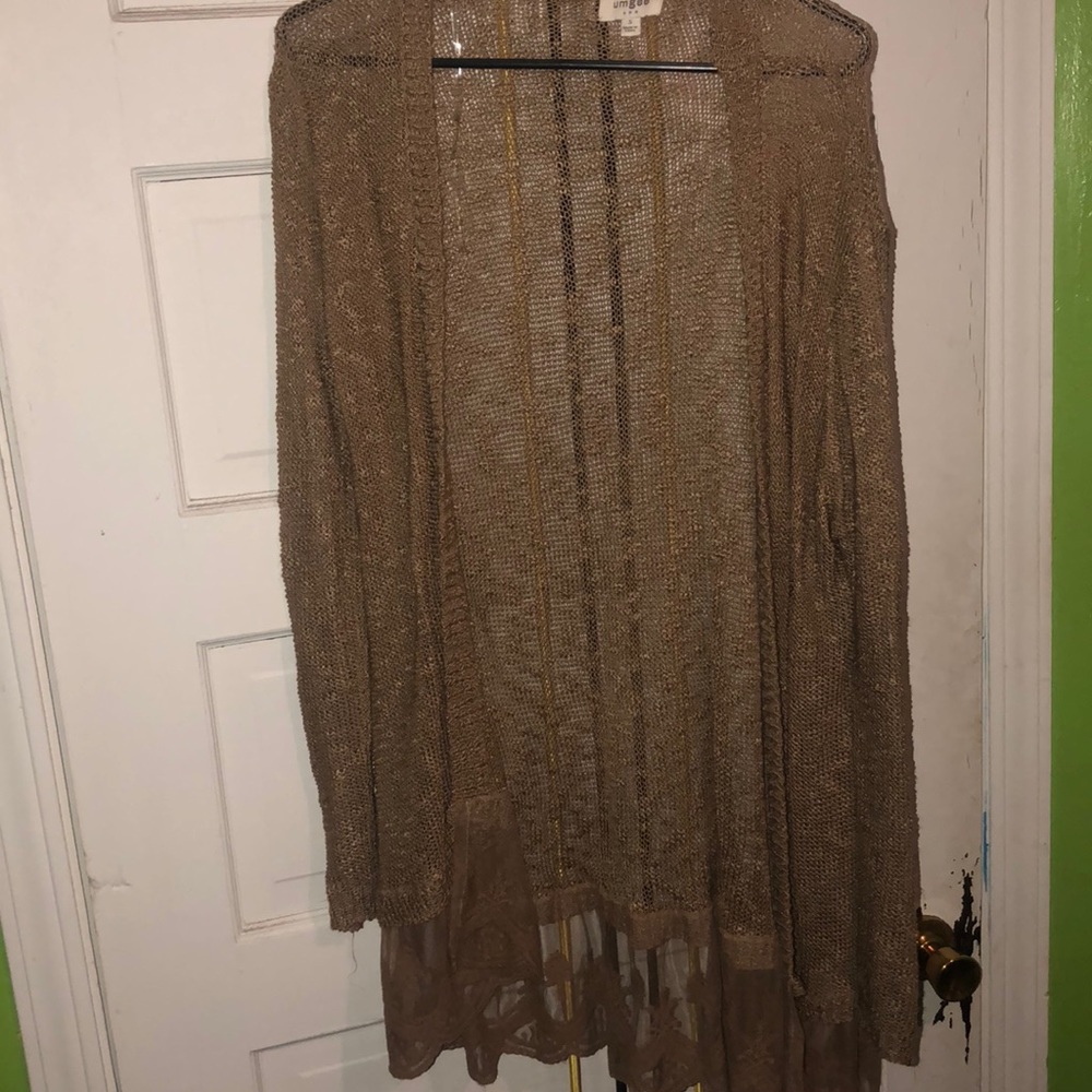 Clothing - Picture 6 of 7